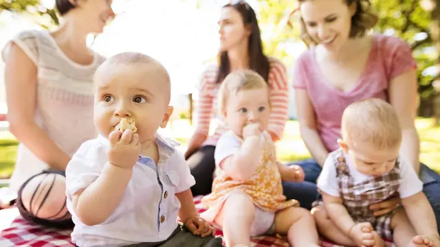 Baby treffen mit Müttern